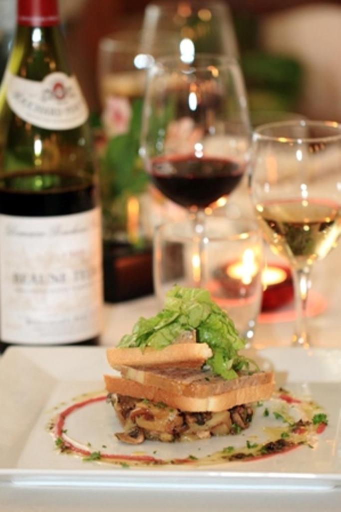 Au Bon Laboureur Hotel Bray-sur-Seine Bagian luar foto